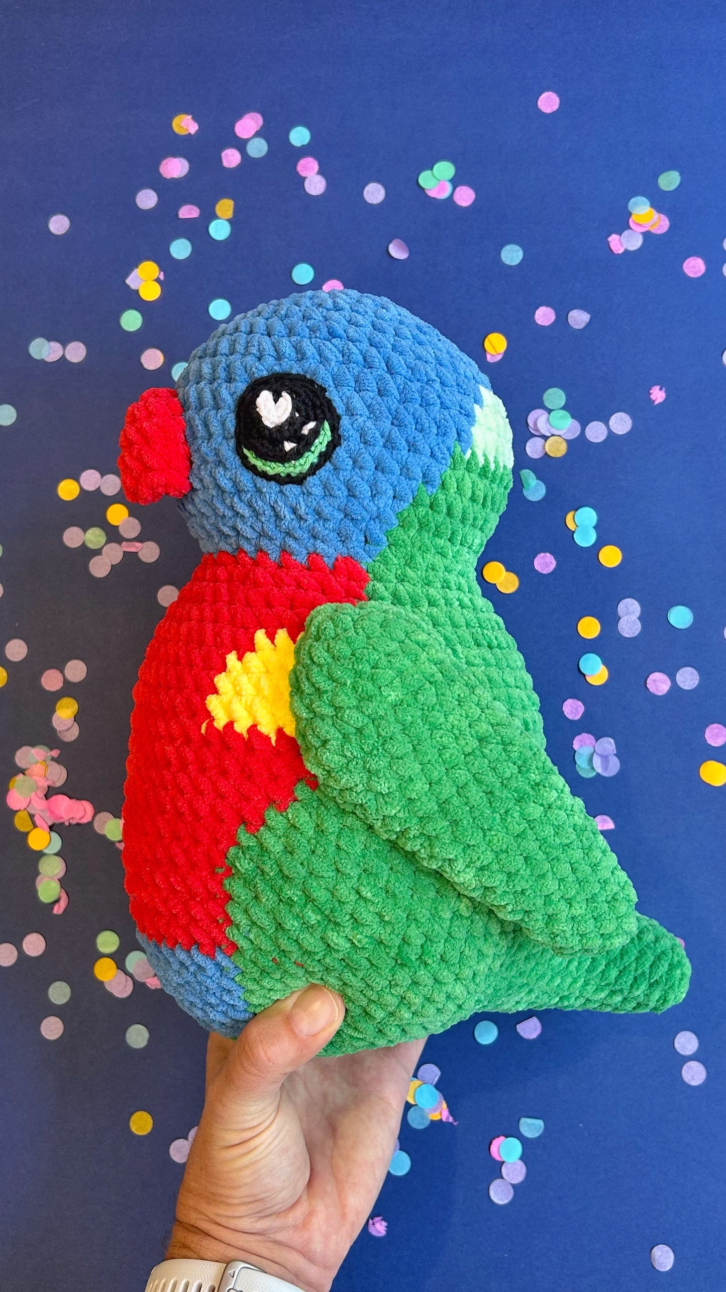 Rainbow Lorikeet plushie - Heart eyes