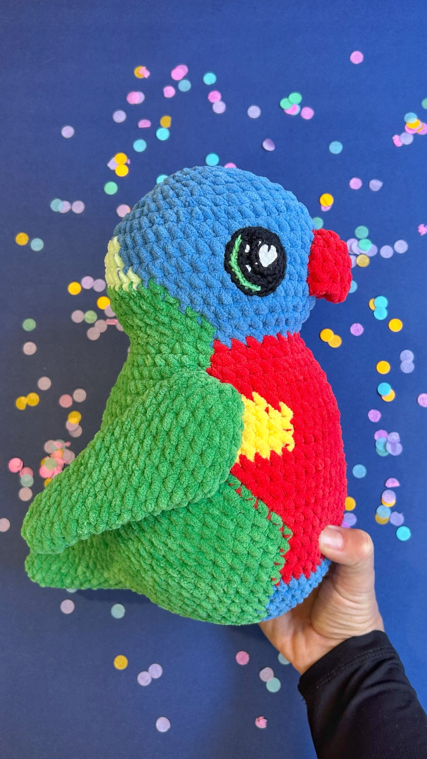 Rainbow Lorikeet plushie - Heart eyes