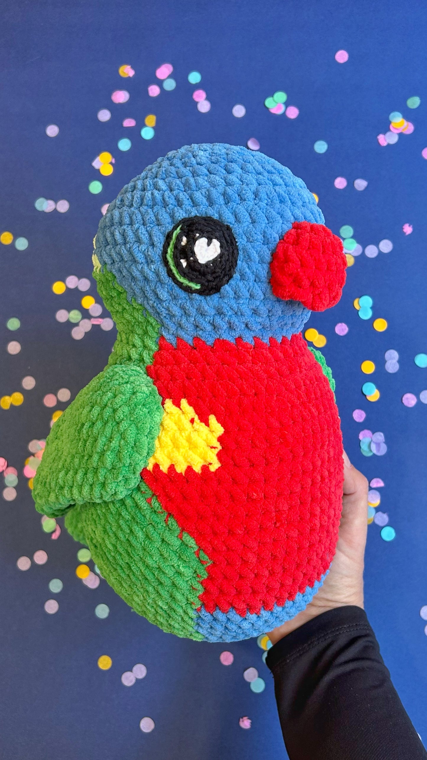 Rainbow Lorikeet plushie - Heart eyes