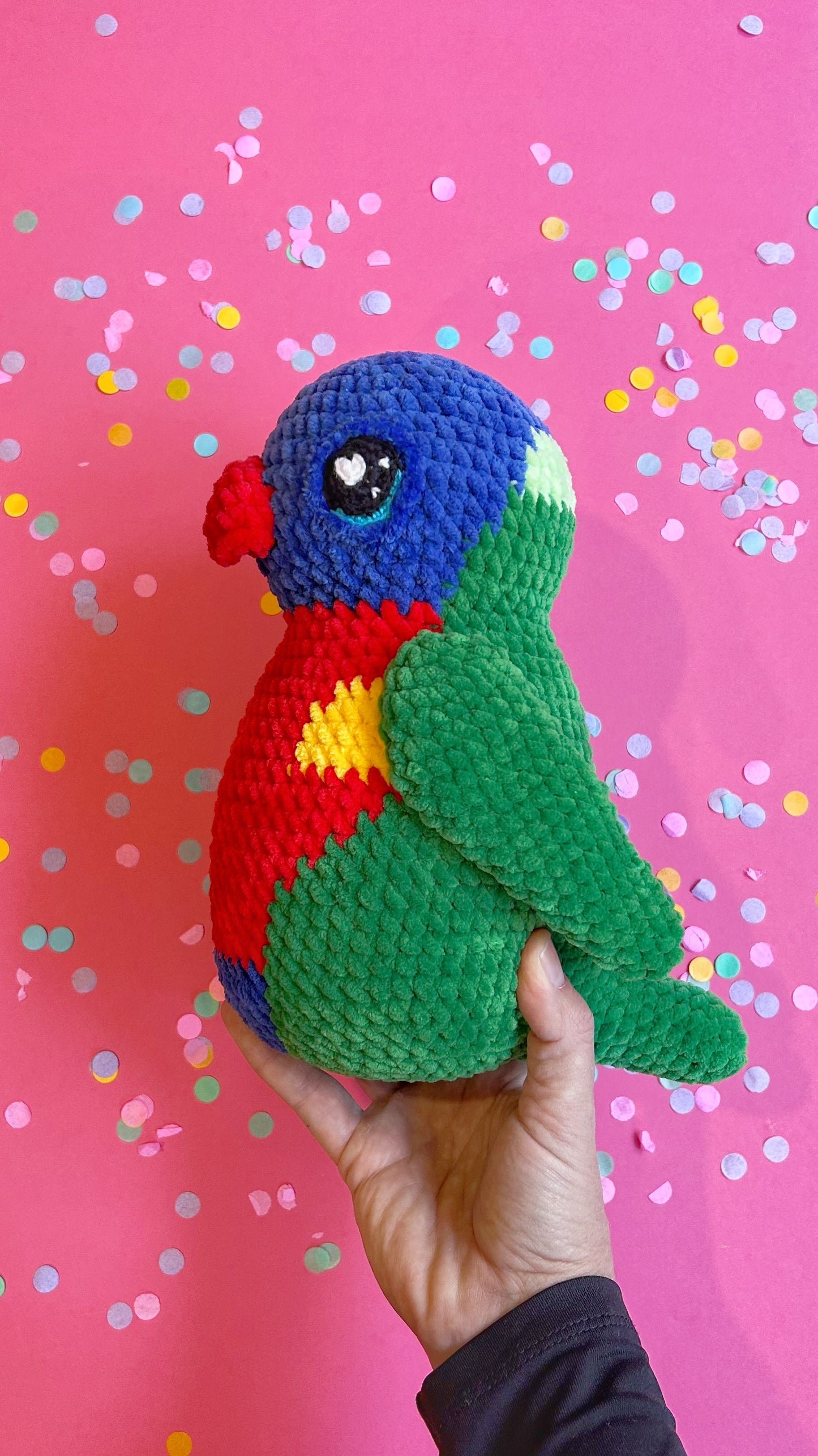 Rainbow Lorikeet plushie - Heart eyes