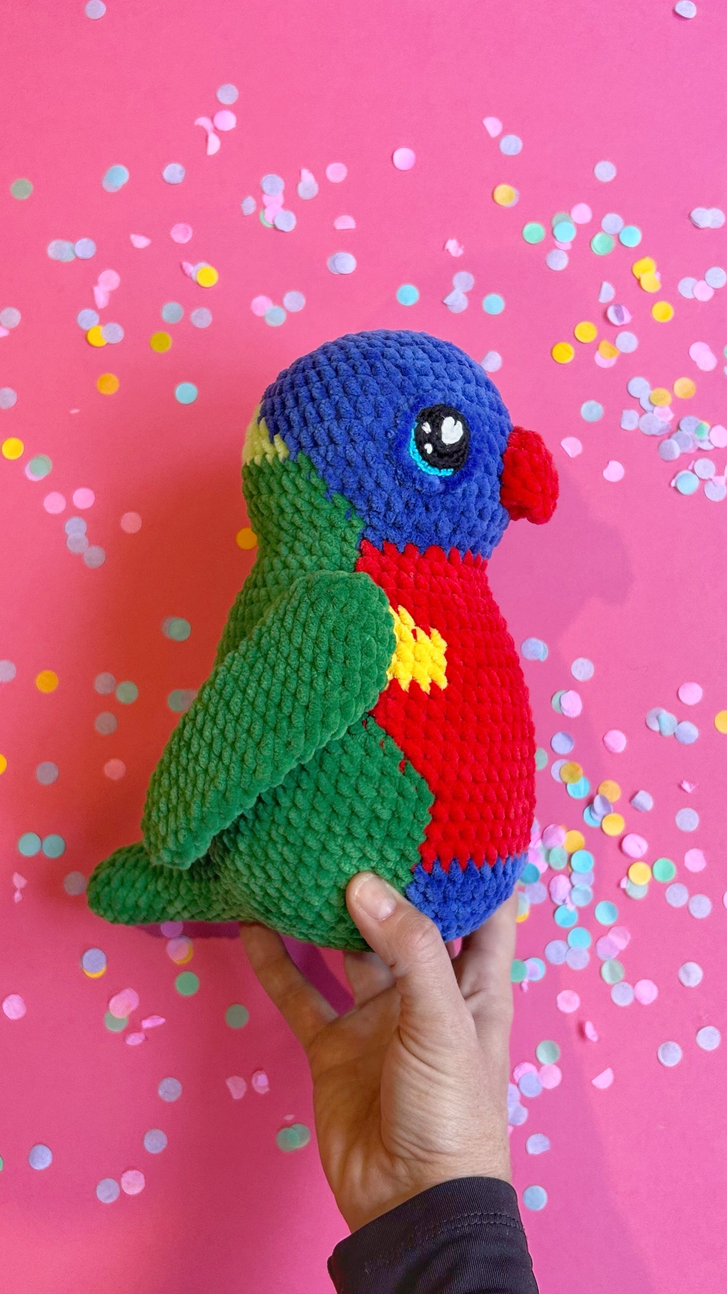 Rainbow Lorikeet plushie - Heart eyes